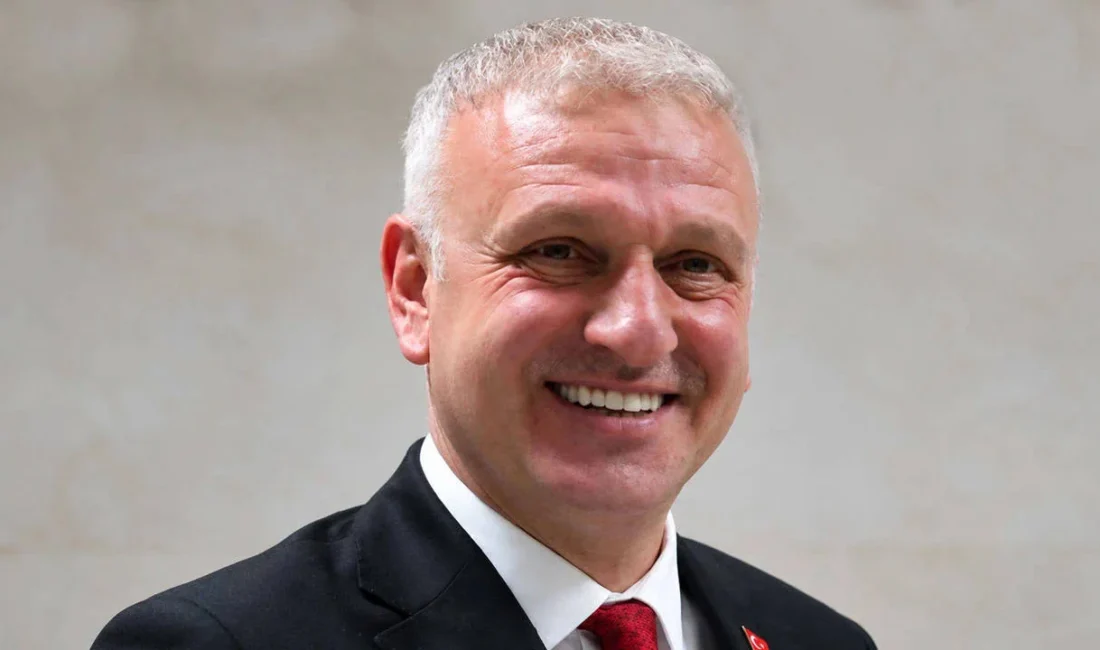 Cumhurbaşkanlığı Başdanışmanı Oktay Saral, yürütmekte olduğu görevinden ayrıldığını açıkladı. Sosyal