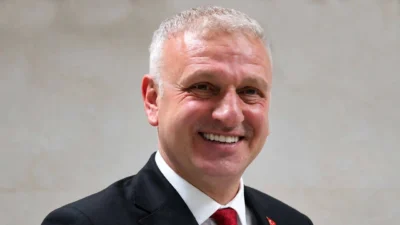 Cumhurbaşkanlığı Başdanışmanı Oktay Saral, yürütmekte olduğu görevinden ayrıldığını açıkladı. Sosyal
