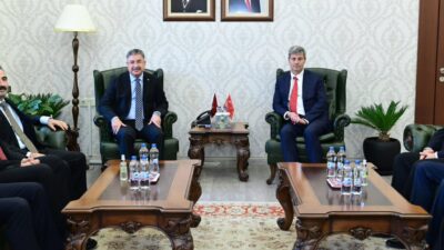 Mülkiye Başmüfettişi Aydın Ölmez ve beraberindeki heyet, Eskişehir Valisi Erdinç