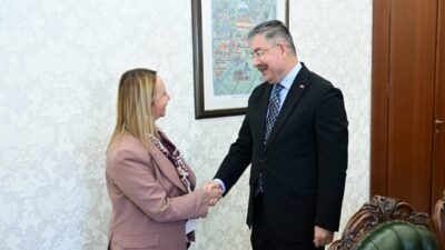 Bilecik Pazaryeri Belediye Başkanı Zekiye Tekin, Eskişehir Valisi Erdinç Yılmaz’a