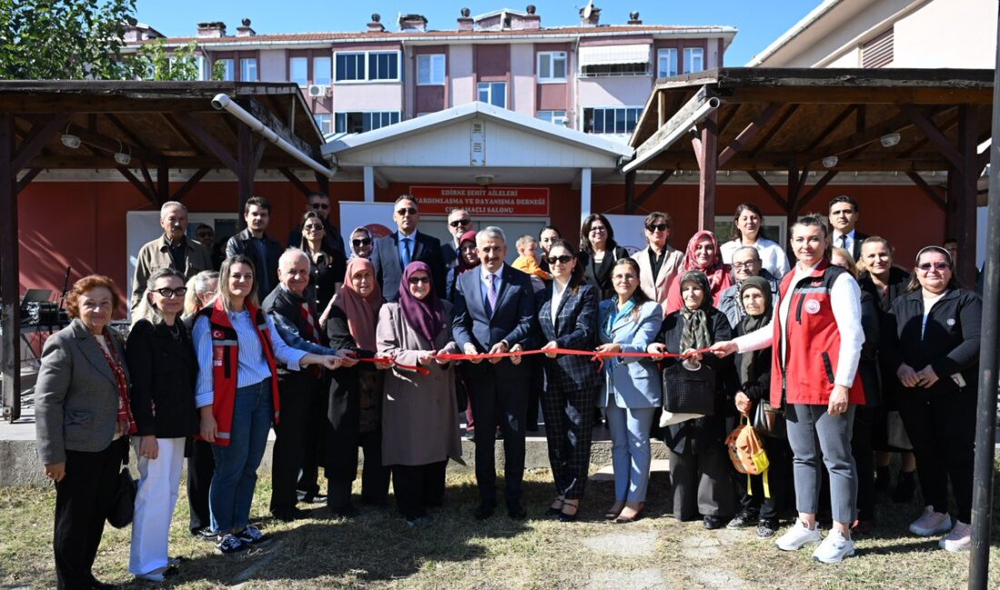Edirne Valisi Yunus Sezer, şehit ailelerine yönelik gerçekleştirilen sosyal faaliyetler
