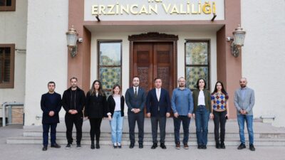 Erzincan Valisi Hamza Aydoğdu, makamında Cumhurbaşkanlığı İletişim Başkanlığı Erzincan Bölge