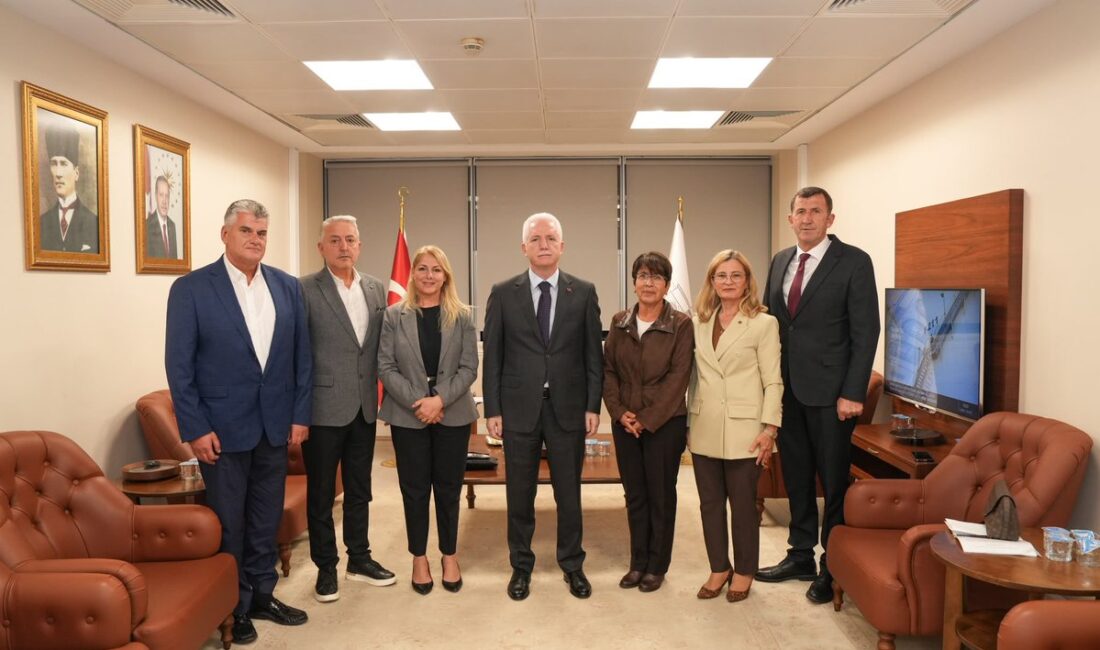 İstanbul Valisi Davut Gül, şehirdeki yerel yönetim birimleri ile koordinasyonu