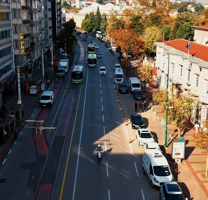 Bursa Valiliği, şehir merkezindeki caddelerde ve tarihi çarşılarda devam eden