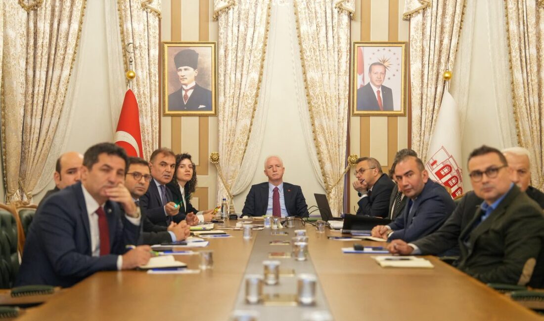 İstanbul Valisi Davut Gül, şehir genelinde süren eğitim yatırımlarının hız