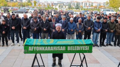 Afyonkarahisar Valisi Naci Aktaş, vefat eden Afyonkarahisar Defterdarlığı personeli Mustafa