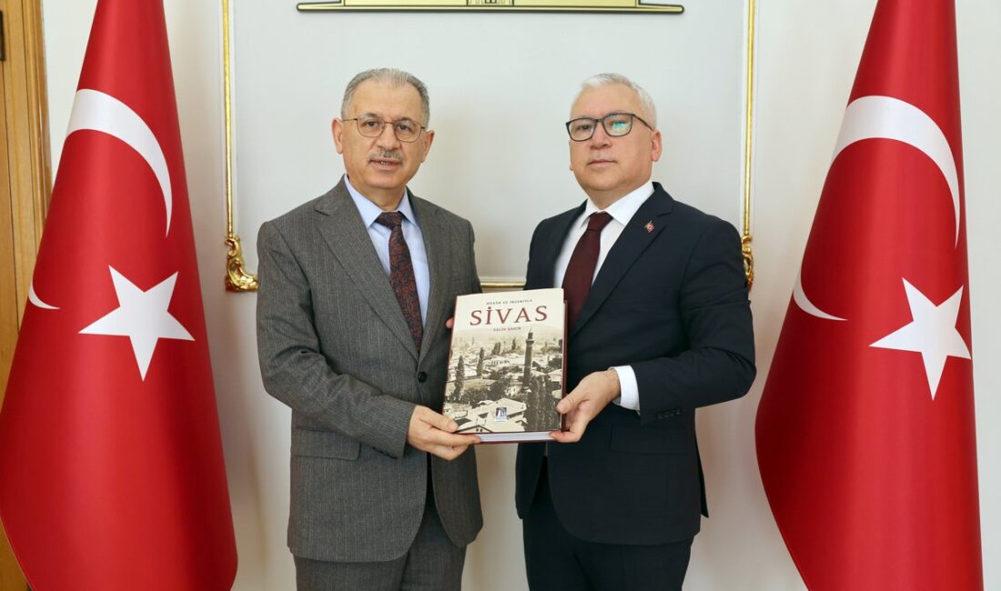 Sivas Valisi Yılmaz Şimşek, İstanbul Yazma Eserler Bölge Müdürü Salih