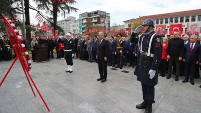 BURSA / TEKHA Bursa’da 29 Ekim Cumhuriyet Bayramı kutlamaları, Heykel