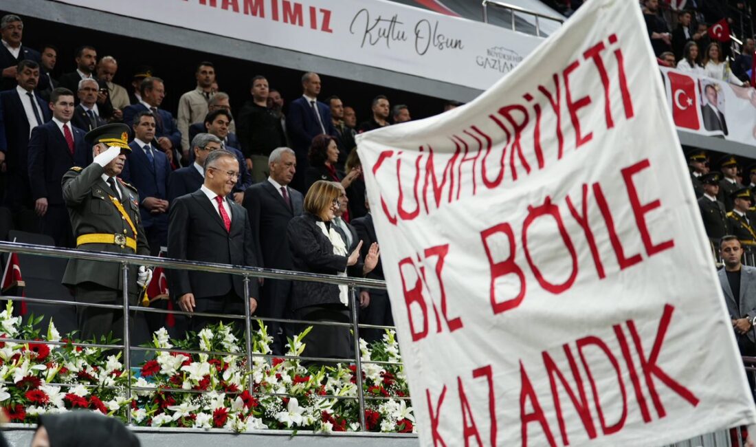 GAZİANTEP / TEKHA Gaziantep’te, Cumhuriyetin ilanının 103. yıl dönümü dolayısıyla