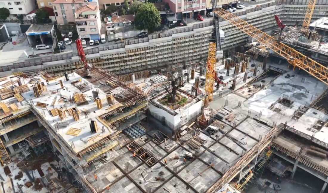 Beyoğlu’nda devam eden büyük çaplı inşaat projesinin ortasında fore kazıklarla