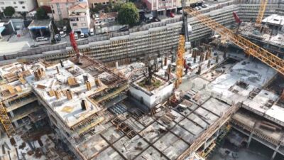 Beyoğlu’nda devam eden büyük çaplı inşaat projesinin ortasında fore kazıklarla