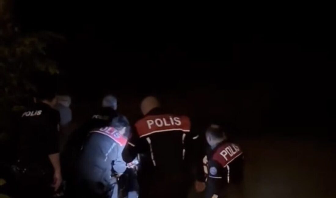 Bartın’da eşi tarafından terk edildiğini öne sürerek ırmağa atlayan bir