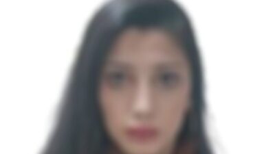 Beyoğlu İstiklal Caddesi’nde üzerinde polis arması bulunan kıyafet ve plastik
