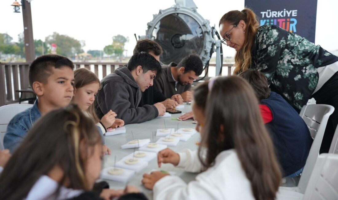 Kültür ve Turizm Bakanlığı tarafından düzenlenen İzmir Kültür Yolu Festivali,