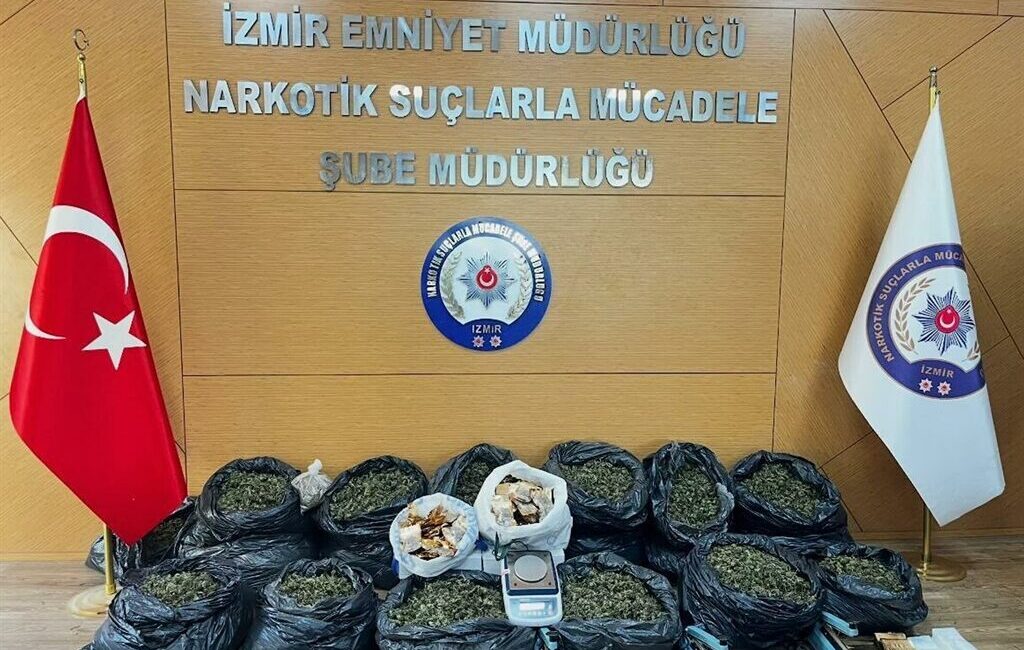 İzmir ve Muğla'da eş zamanlı düzenlenen uyuşturucu operasyonunda gözaltına alınan