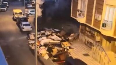 Kağıthane'de günlerdir balkondaki kedileriyle ilgilenilmeyen komşusundan şüphelenen mahalleli, polise haber