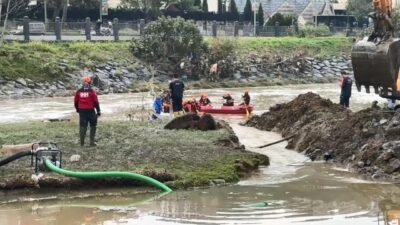 Sarıyer'deki sel felaketinde kaybolan kişilerin yakınlarının talebi üzerine, Kağıthane Belediyesi