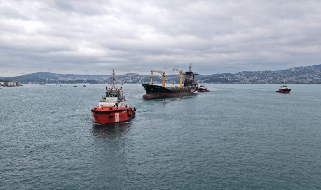 Karadeniz açıklarında Ukrayna'ya ait İHA'ların hedefi olan ve ağır hasar