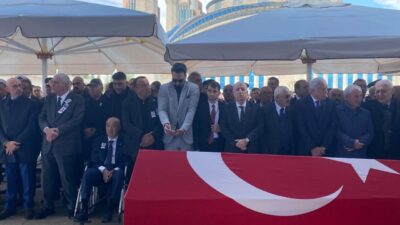 Hakkari-Van kara yolunda meydana gelen trafik kazasında şehit olan polis