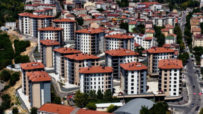 Maltepe'de 8 Ekim'de çöken Kardeşler Apartmanı ve çevresindeki tahliye edilen