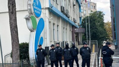 Denizli'de Merkezefendi Belediyesi'ne yönelik düzenlenen operasyonda, Belediye Başkanı Şeniz Doğan