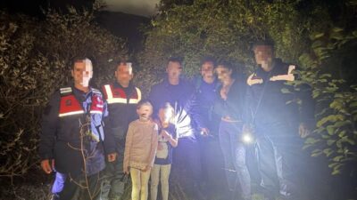 Aydın'ın Kuşadası ilçesinde doğa yürüyüşü sırasında yollarını kaybederek ormanlık alanda
