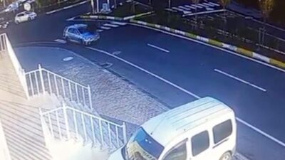 Tekirdağ'da yaya geçidinden karşıya geçmeye çalışan iki anaokulu öğretmeni, otomobilin