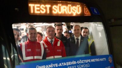 CHP Genel Başkanı Özgür Özel, İstanbul'da yapımı süren metro hattının