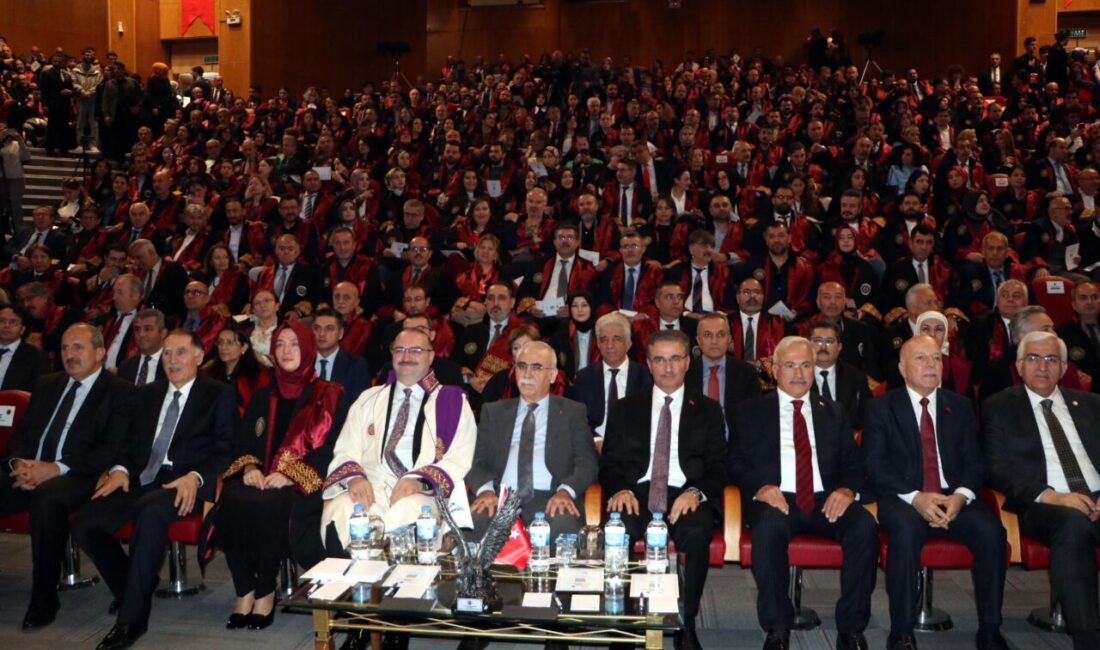 Anayasa Mahkemesi Başkanı Kadir Özkaya, yargı süreçlerini hızlandırmak amacıyla bireysel