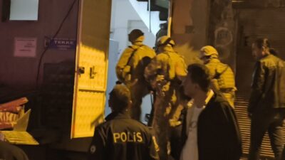 Kahramanmaraş'ta para vermeyen annesini bıçakla rehin alan şahıs, özel harekat
