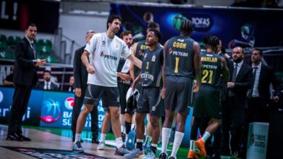 Türkiye Sigorta Basketbol Süper Ligi'nde Tofaş'ı 74-72 mağlup eden Aliağa