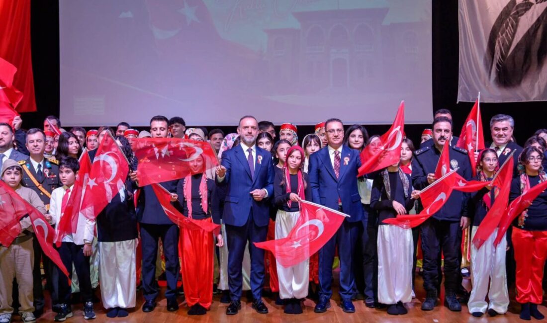 Sancaktepe’de düzenlenen 29 Ekim Cumhuriyet Bayramı kutlamaları, kortej yürüyüşü, renkli