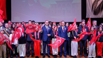 Sancaktepe’de düzenlenen 29 Ekim Cumhuriyet Bayramı kutlamaları, kortej yürüyüşü, renkli