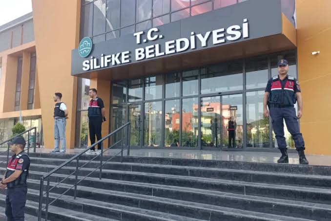 Mersin’in Silifke Belediyesi bünyesindeki usulsüzlük iddialarına yönelik başlatılan ikinci dalga