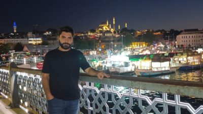 Mersin’in Tarsus ilçesinde bir kahvehaneye düzenlenen silahlı saldırıda ağır yaralanan
