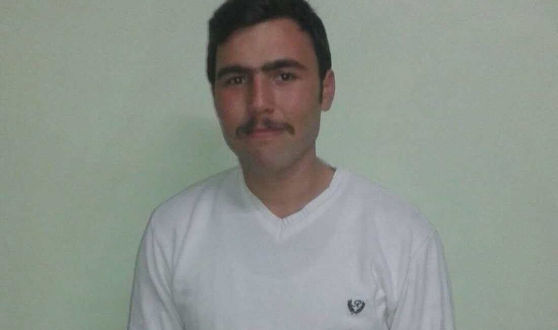 Manisa'nın Gördes ilçesinde aralarında tartışma çıkan İ.B., av tüfeğiyle ateş