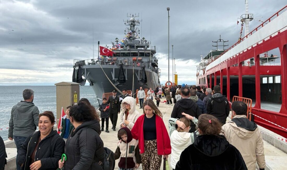 29 Ekim Cumhuriyet Bayramı kutlamaları kapsamında Tekirdağ limanına demirleyen TCG