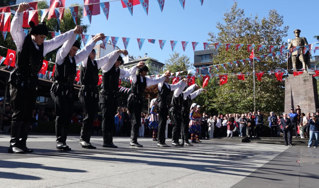 Trabzon’da 29 Ekim Cumhuriyet Bayramı, düzenlenen törenler ve öğrencilerin sergilediği