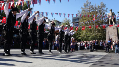 Trabzon’da 29 Ekim Cumhuriyet Bayramı, düzenlenen törenler ve öğrencilerin sergilediği