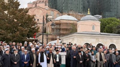 İstanbul'da düzenlenen Uluslararası İslam Birliği Konferansı'nda, İslam dünyasının ortak hareket