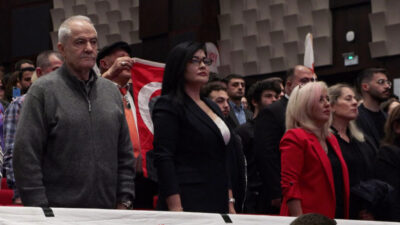 Şişli'de düzenlenen Yeni Parti 1. İstanbul İl Kongresi'nde konuşan İl